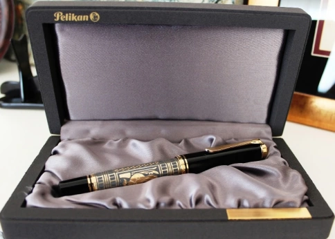 Ручка перьевая Pelikan Toledo M 900 (PL924597) черный серебро 925 пробы 16.9г F перо золото 18K с родиевым покрытием подар.кор. фото 7