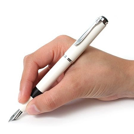 Ручка перьевая Pelikan Elegance Classic M205 (PL972232) White CT F перо сталь нержавеющая подар.кор. фото 6