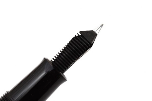 Ручка перьевая Pelikan Elegance Classic M205 (PL972075) Black CT F перо сталь нержавеющая подар.кор. фото 3