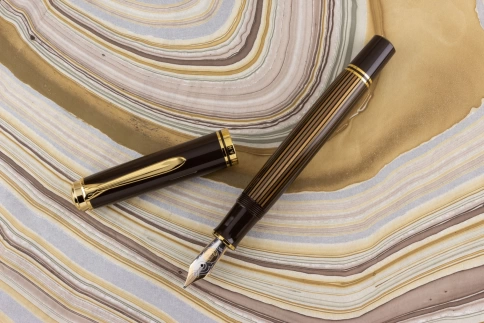Ручка перьевая Pelikan Souveraen M 800 (PL813952) Brown Black EF перо золото 18K с родиевым покрытием подар.кор. фото 6
